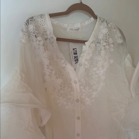 12th Tribe White Ruffled Floral Blouse - Picture 5 of 8